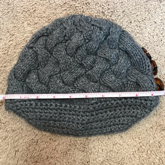 Winter hat - Picture 3 of 4